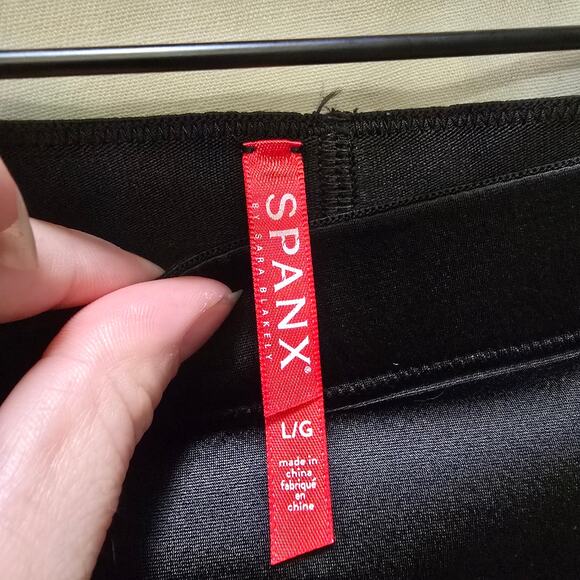 Spanx Half Slip SmartGrip Tummy Control Sculpting Shapewear 10179R Black Large - Picture 2 of 8